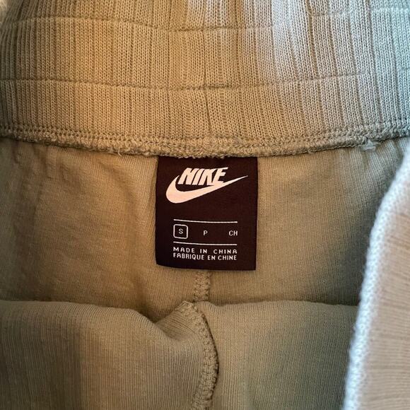 Nike Ribbed Hi Rise Logo Running Shorts Olive Green Size Small 0633W - Picture 7 of 10